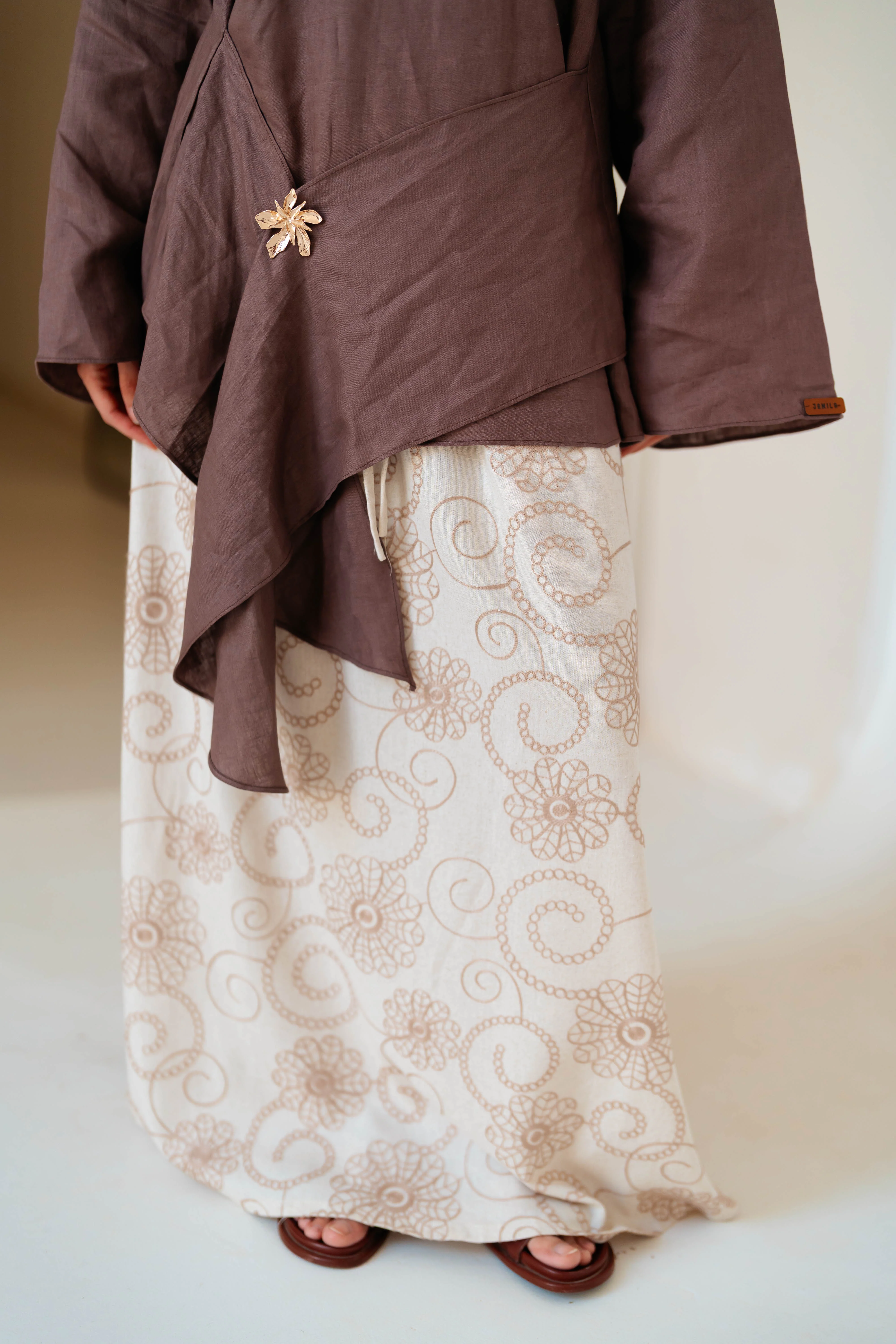 Brooch Blouse - Image 12