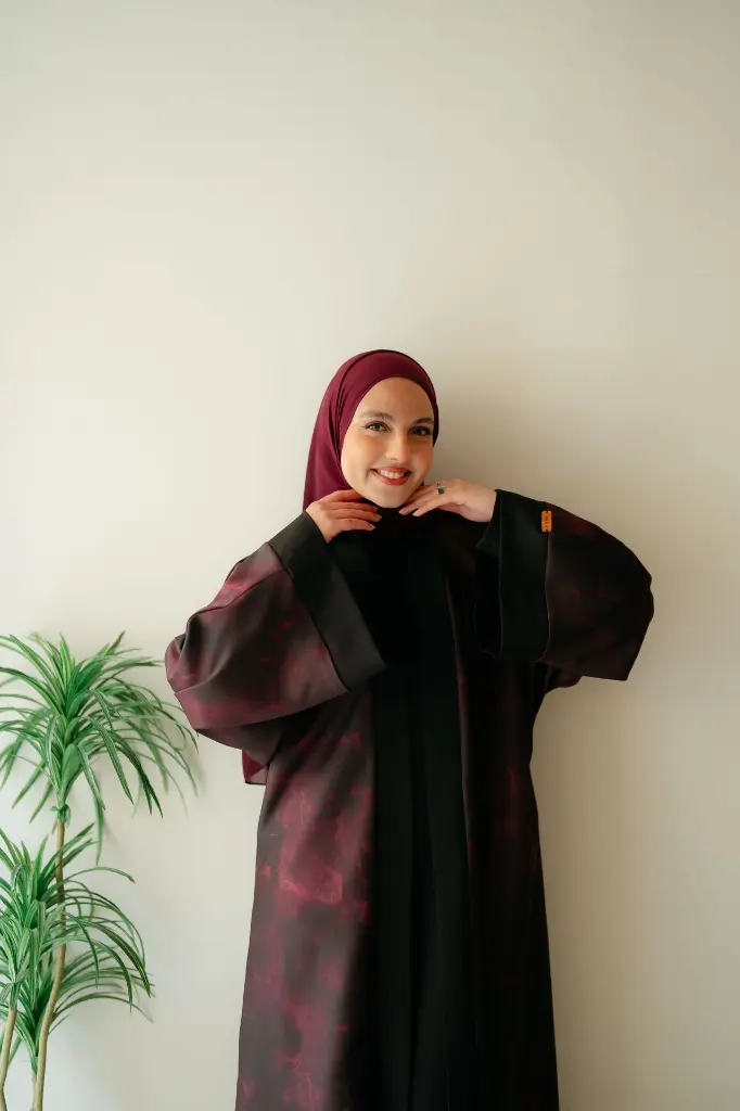 Glow Abaya - Image 5
