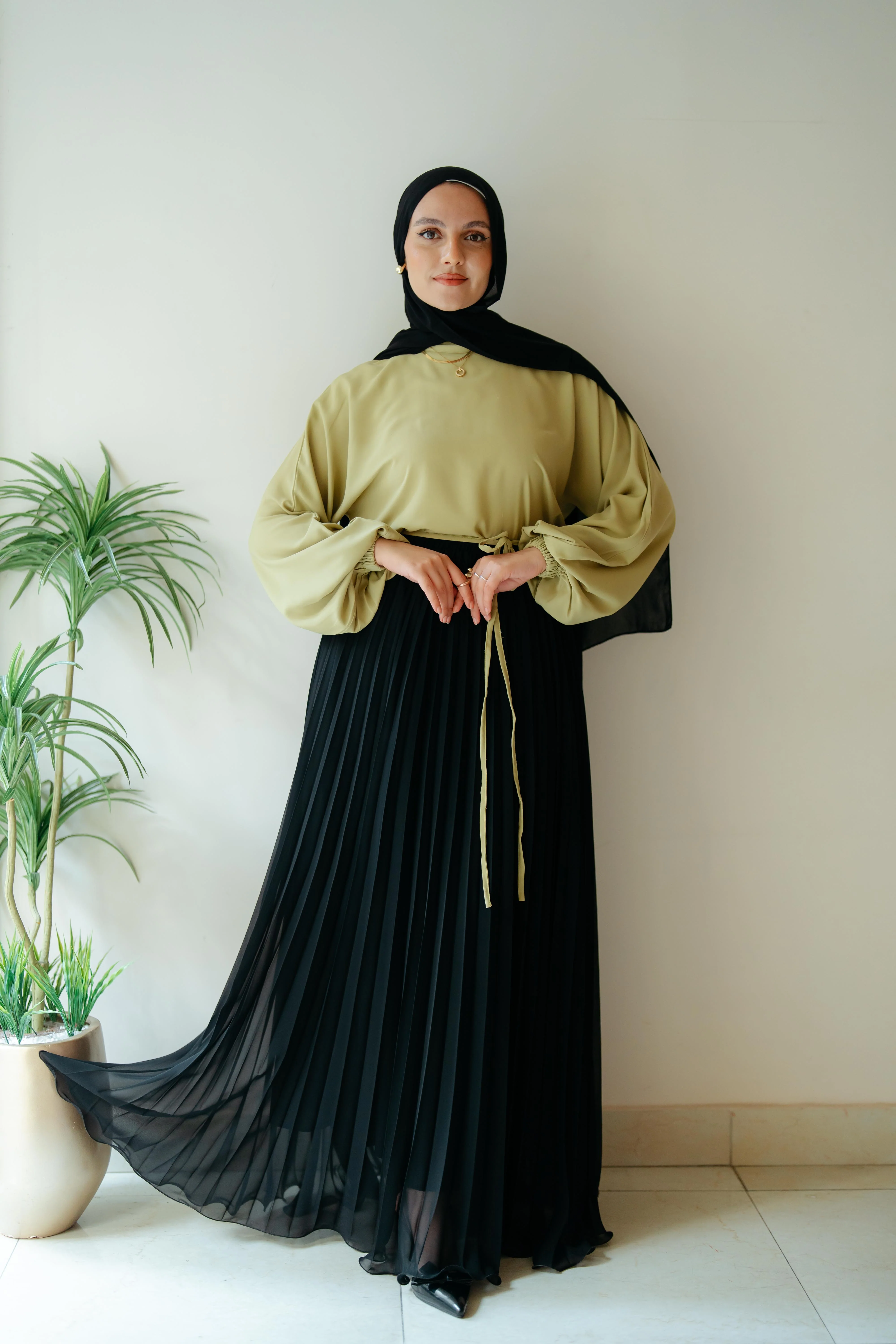 Lovely pleats - Image 10