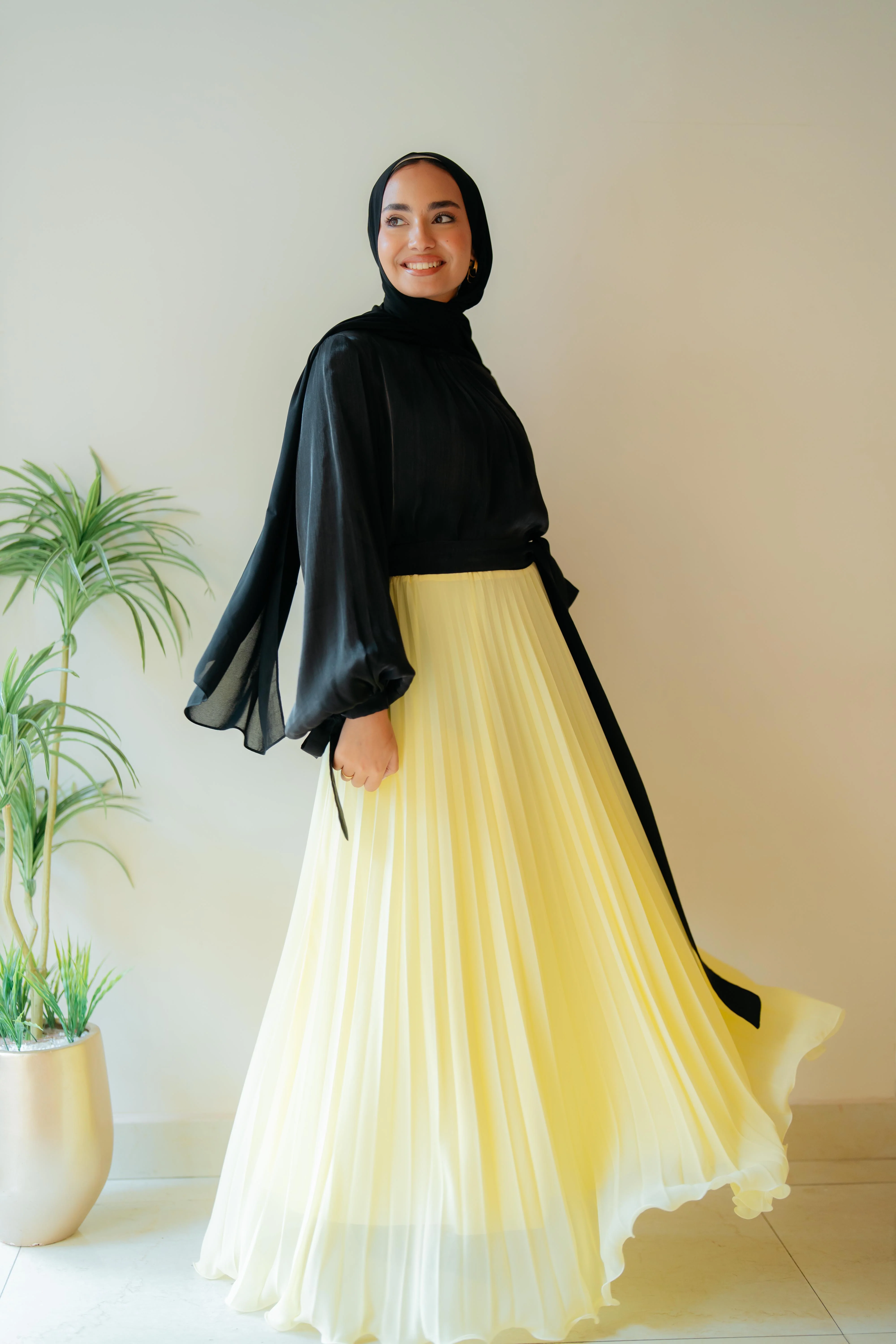 Lovely pleats - Image 4