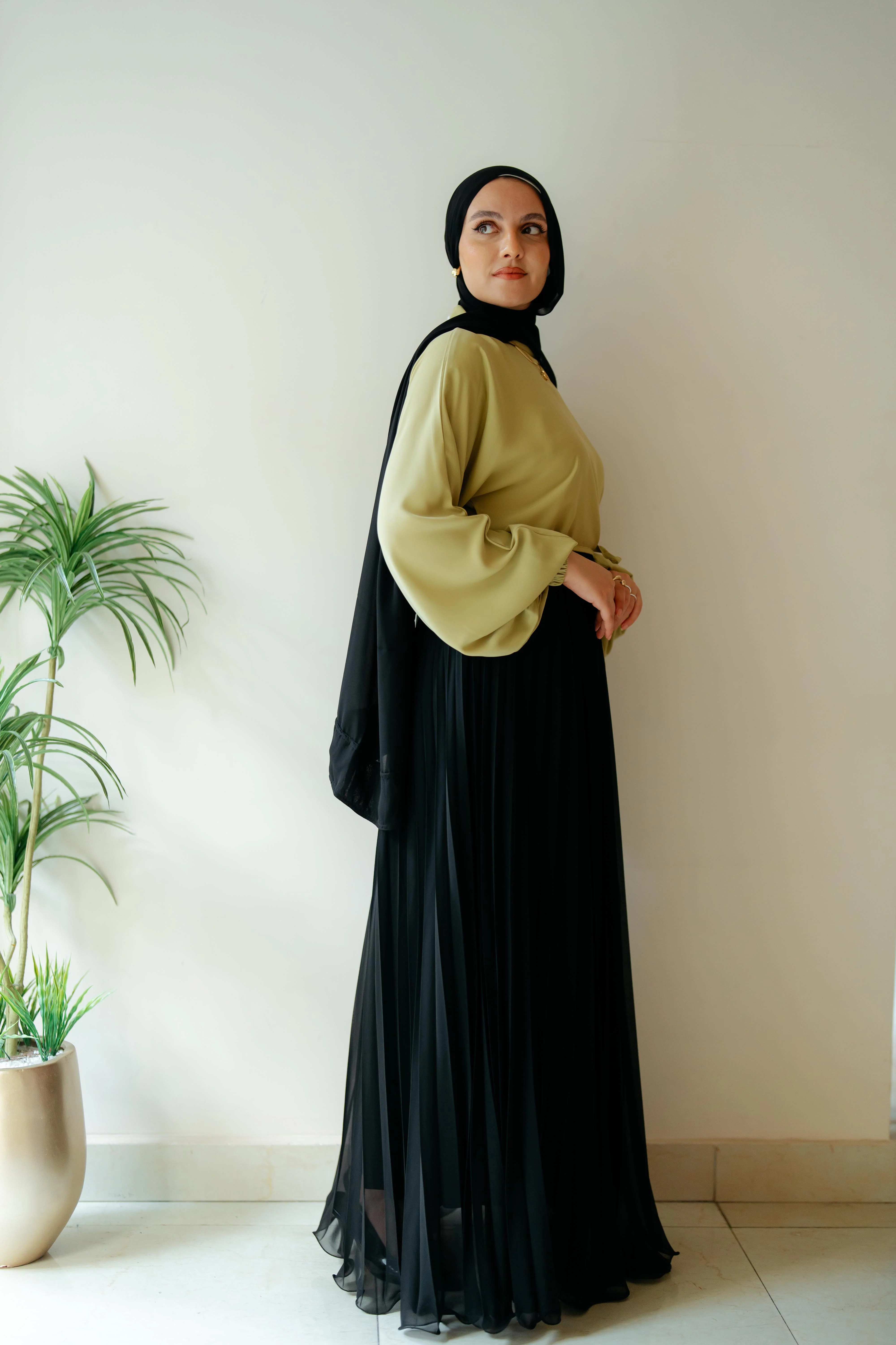 Lovely pleats - Image 5