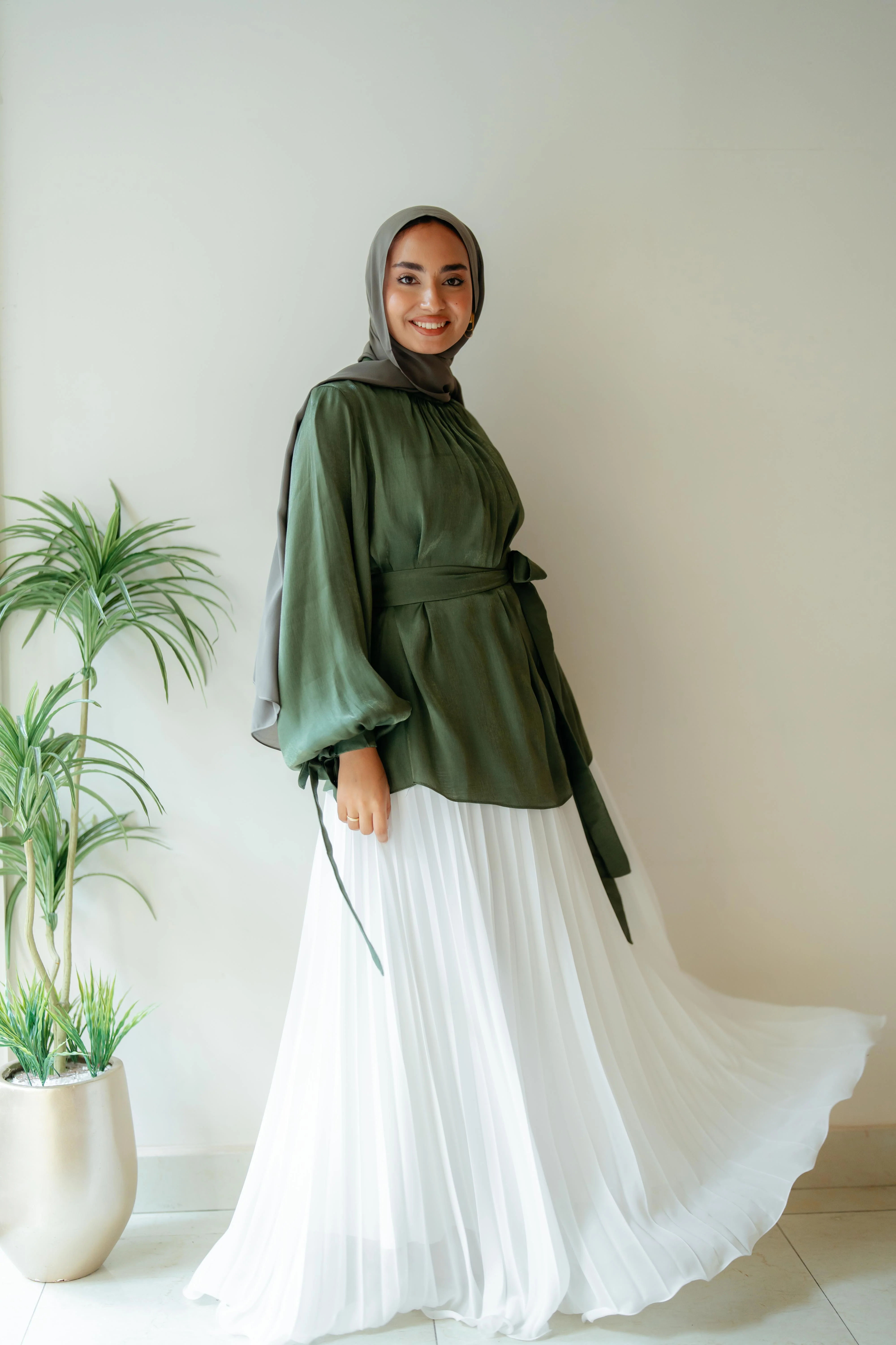 Lovely pleats - Image 8