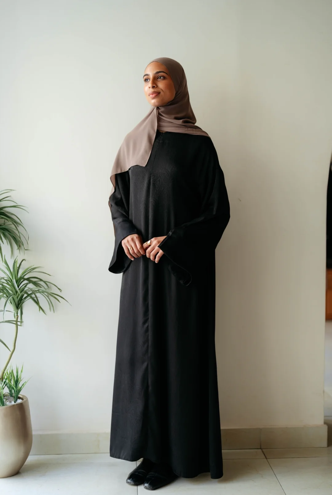 Luxury Abaya - Image 3