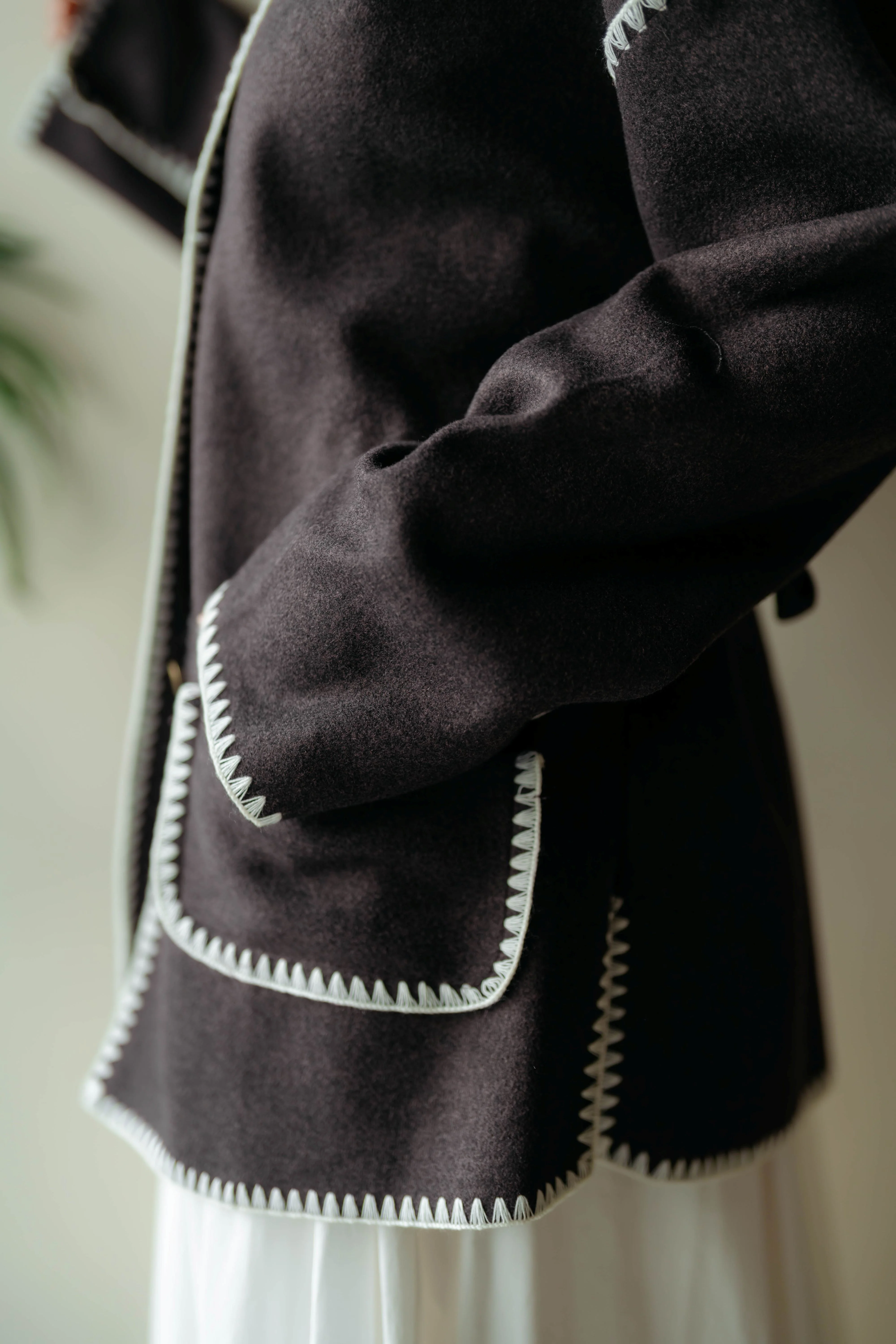 Noir Coat - Image 15