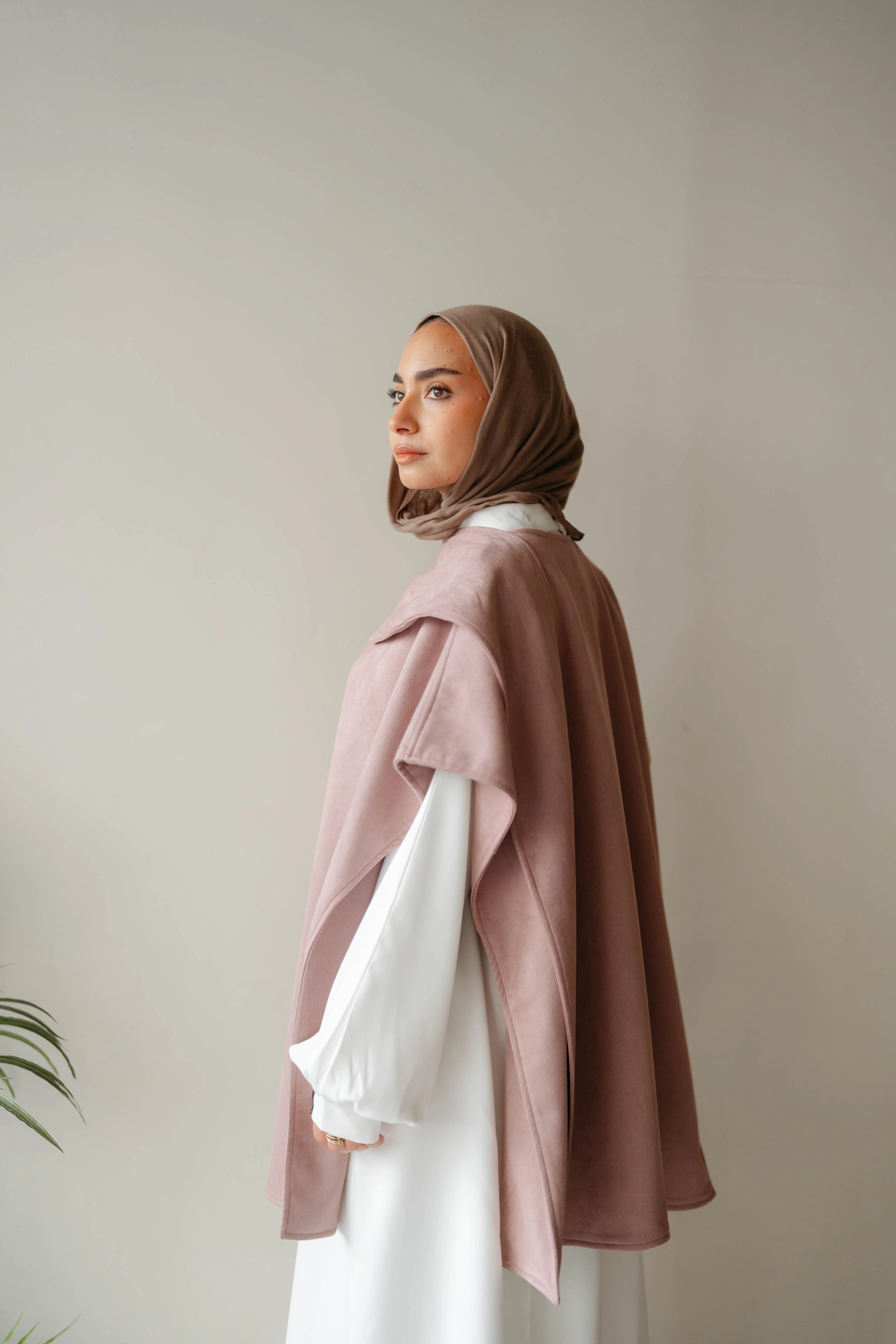 Nouren Vest - Image 12