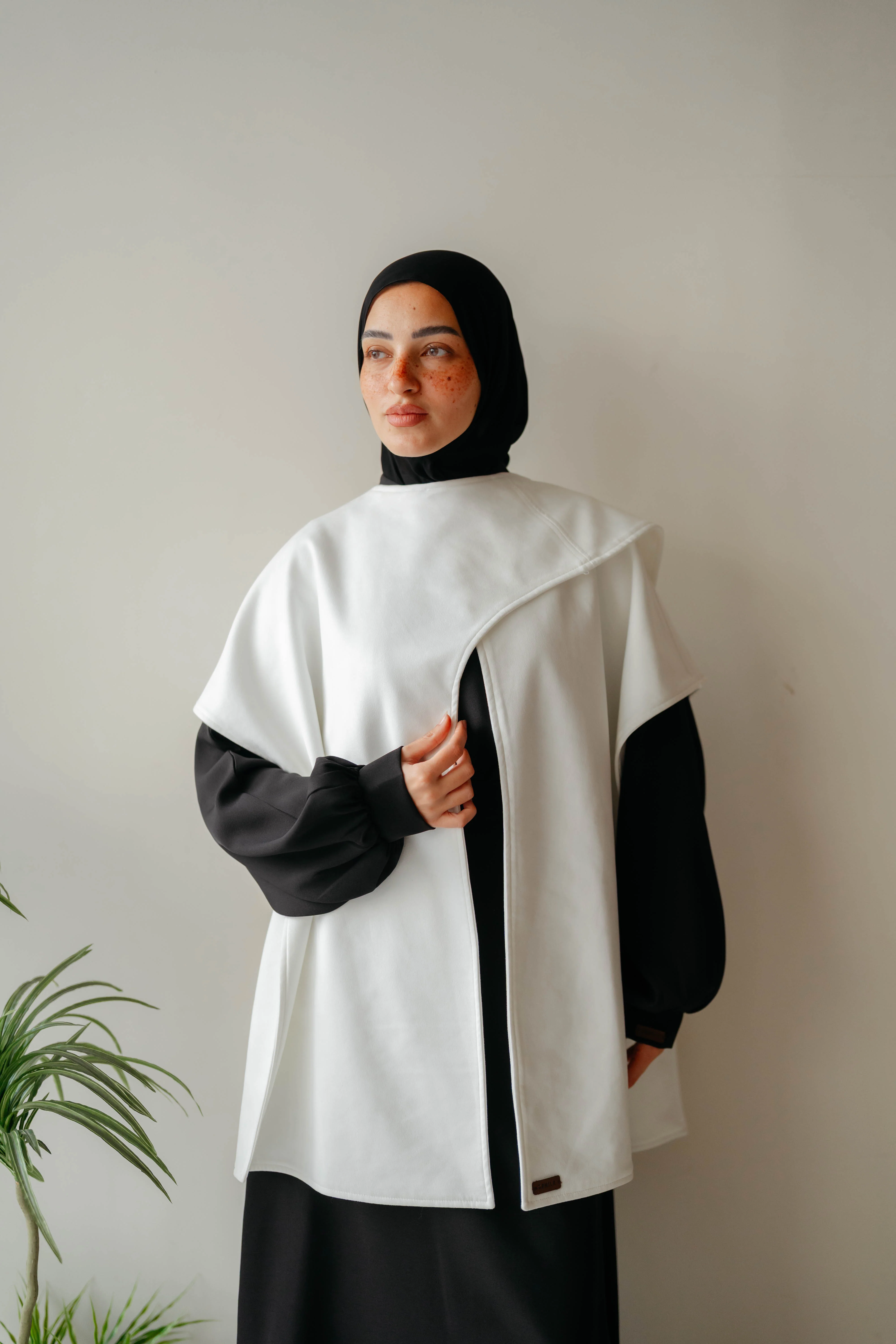 Nouren Vest - Image 13