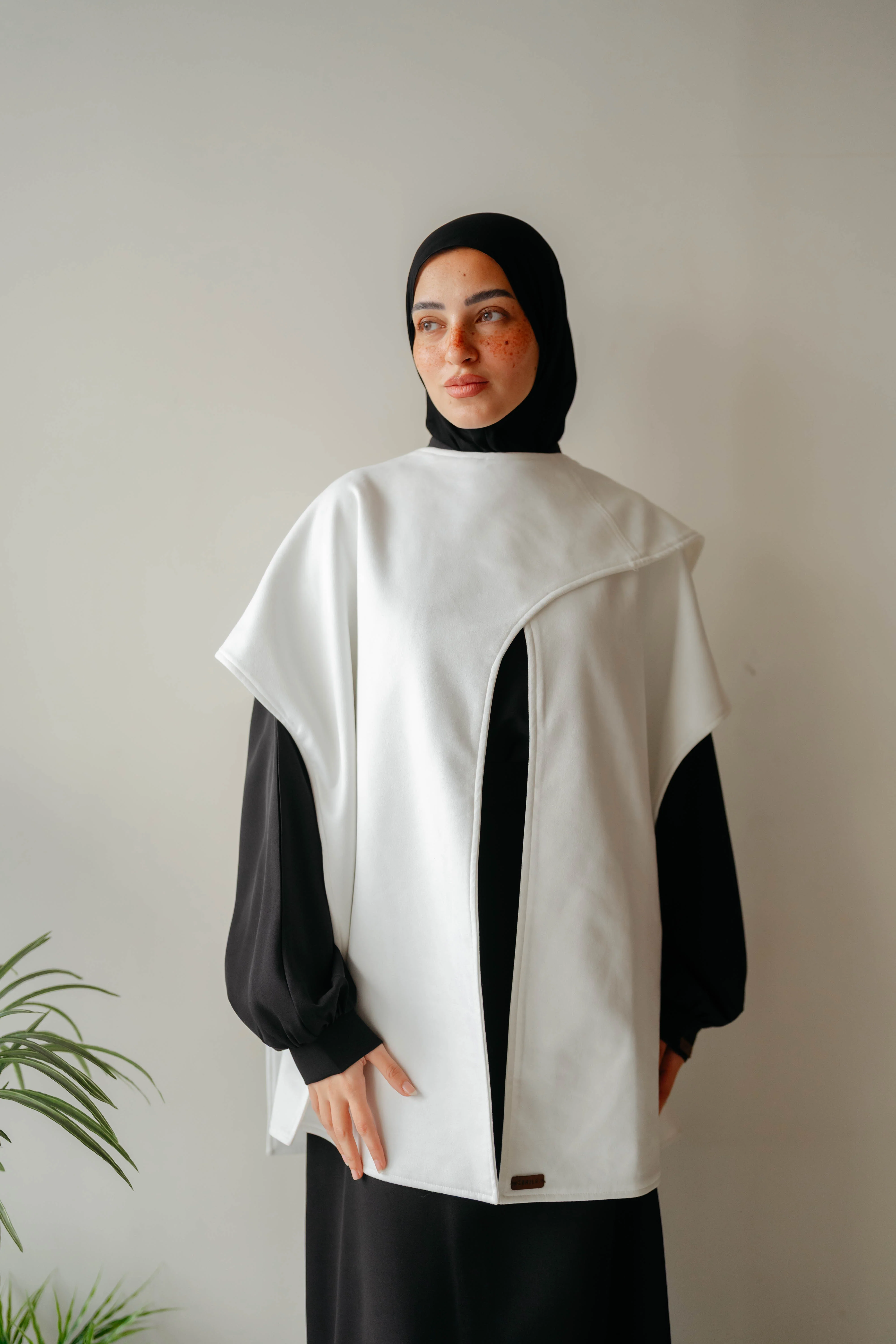 Nouren Vest - Image 14