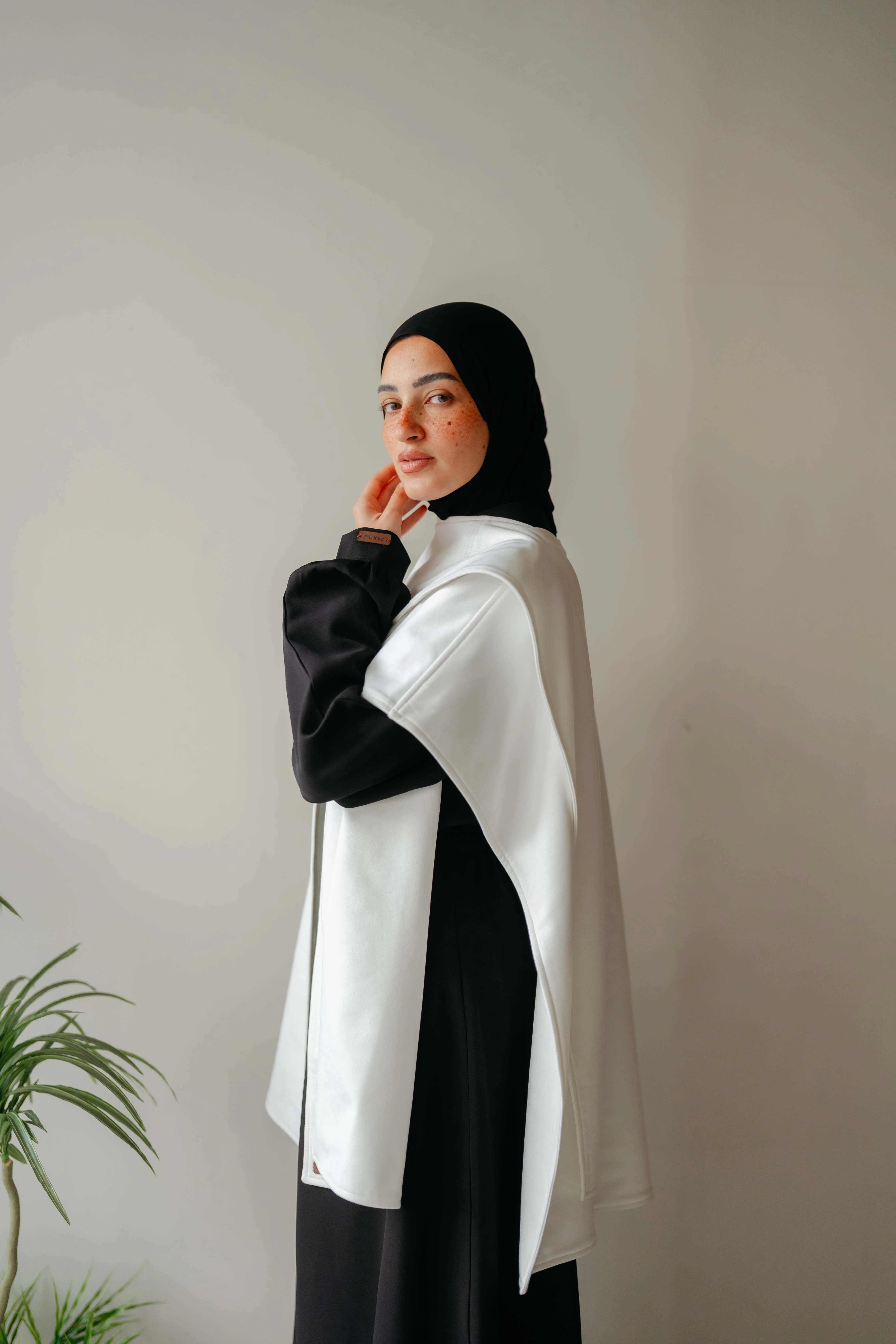 Nouren Vest - Image 15