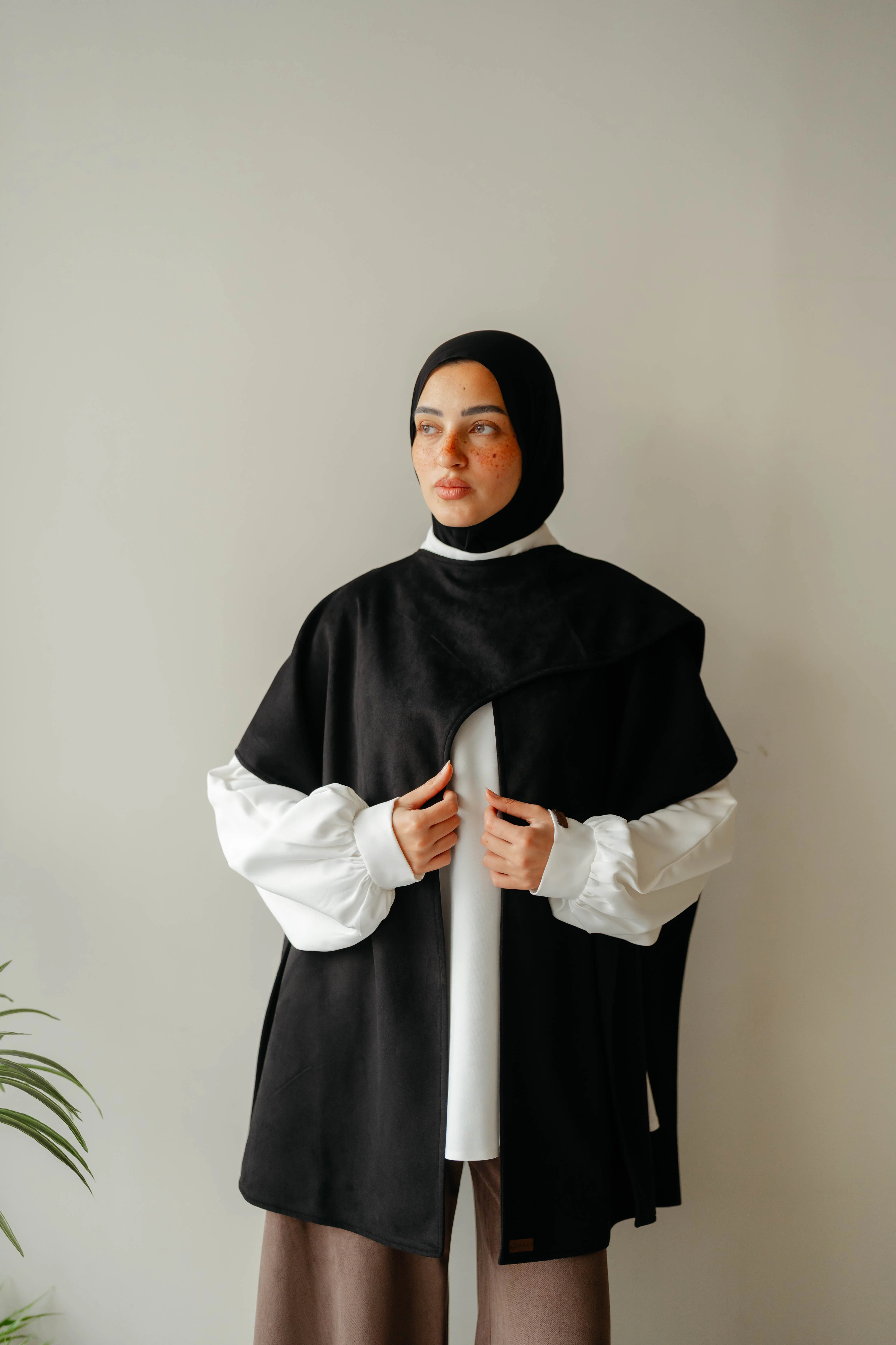 Nouren Vest - Image 18
