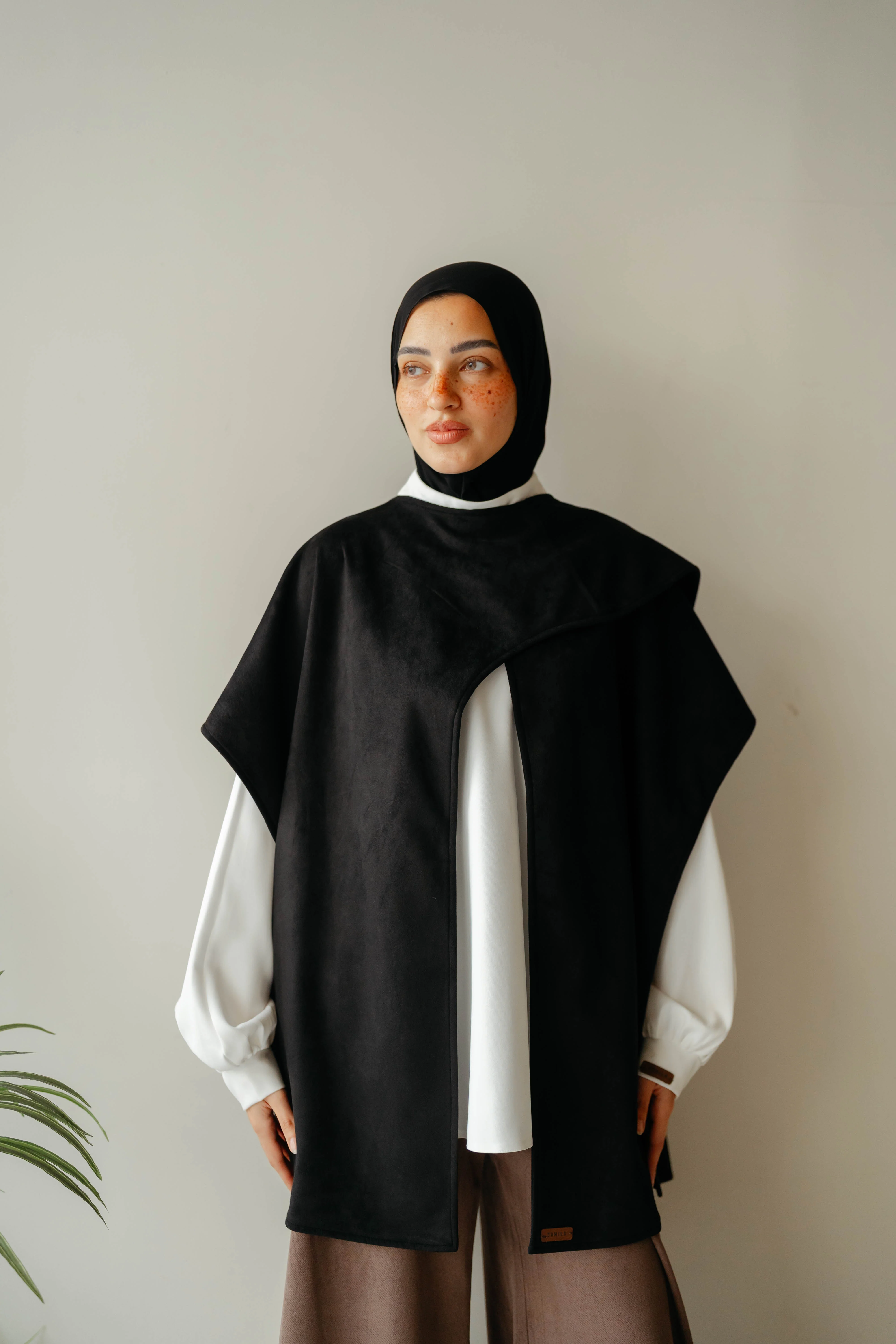 Nouren Vest - Image 19