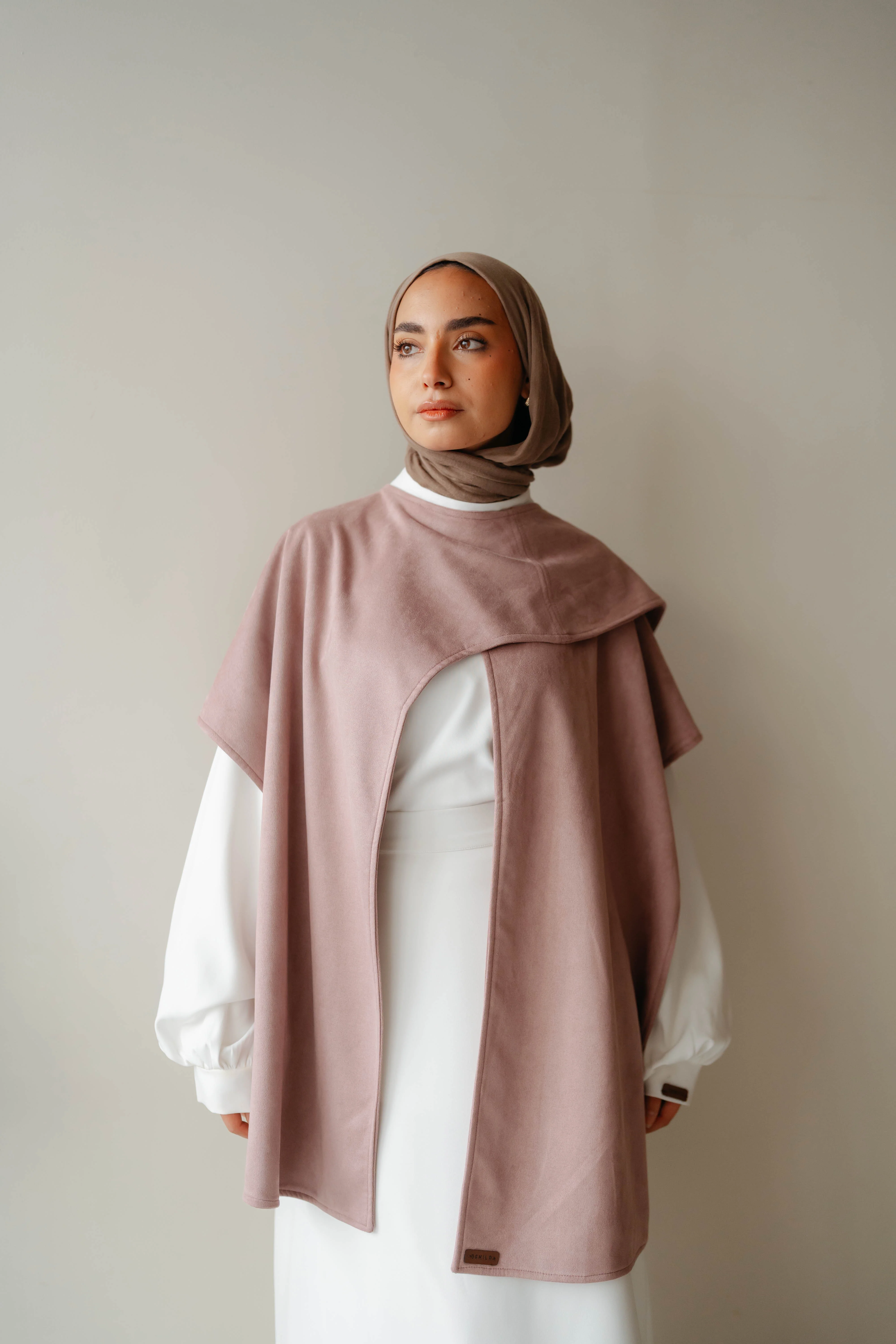 Nouren Vest - Image 26