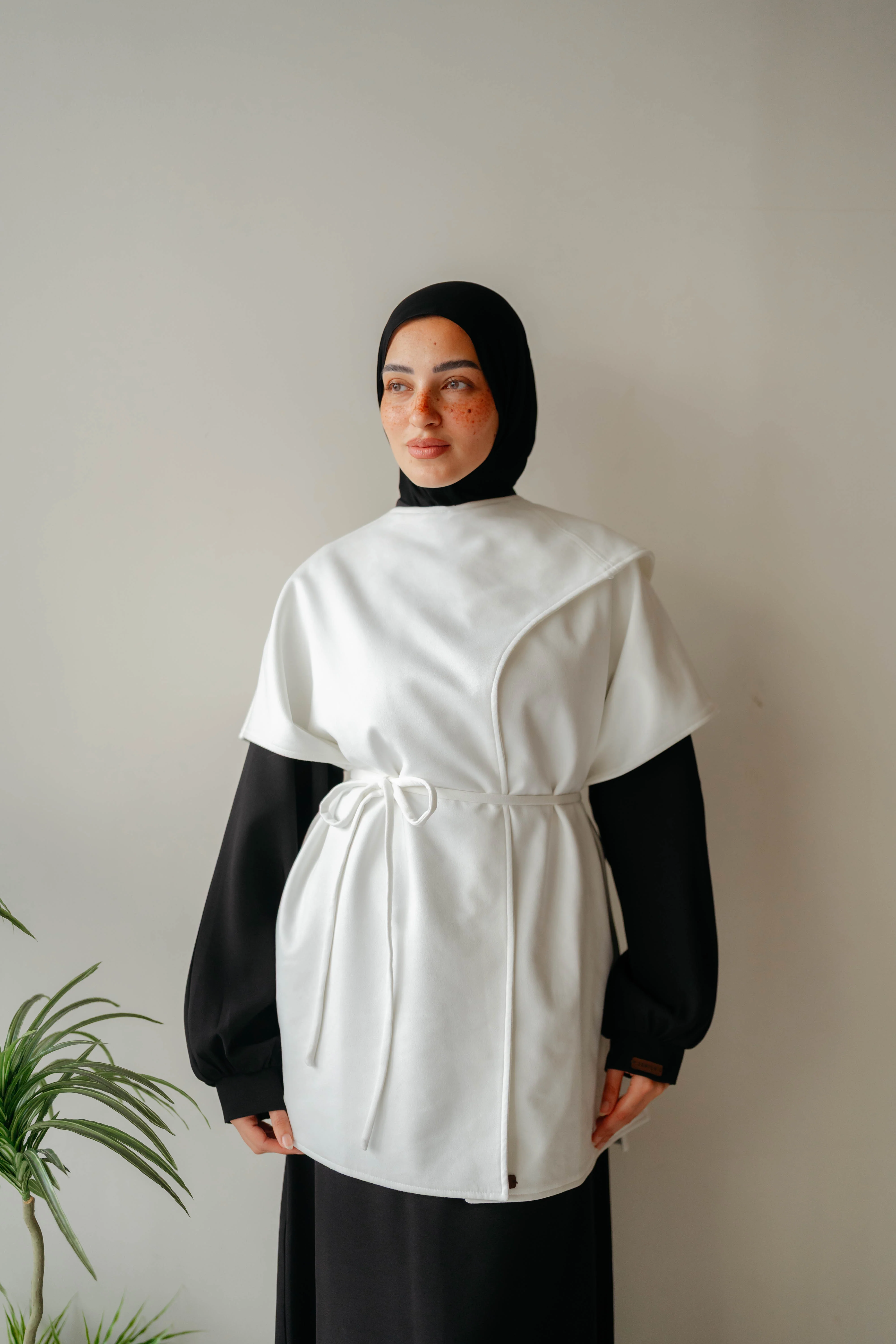 Nouren Vest - Image 37