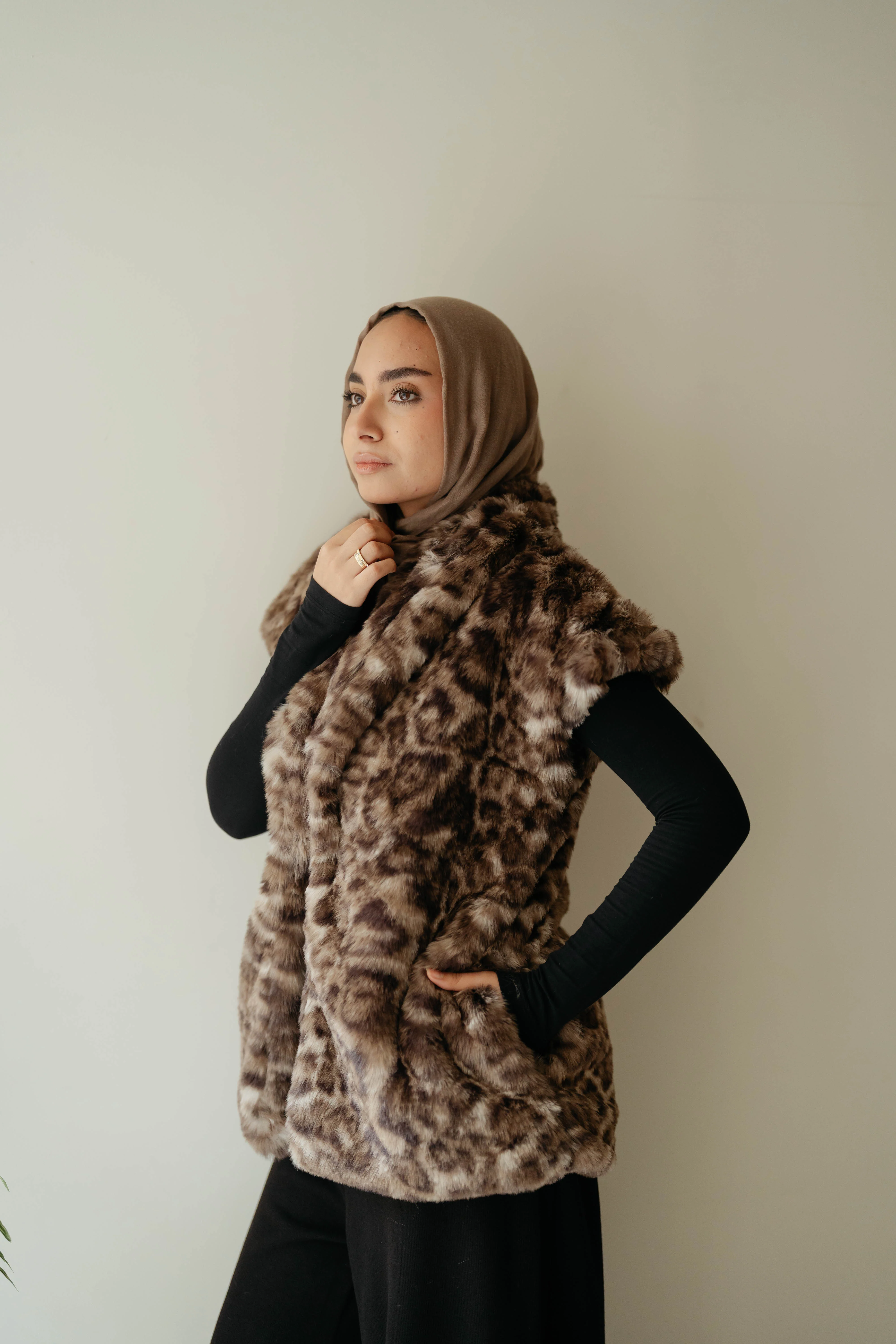 Tiger Furry Vest - Image 11