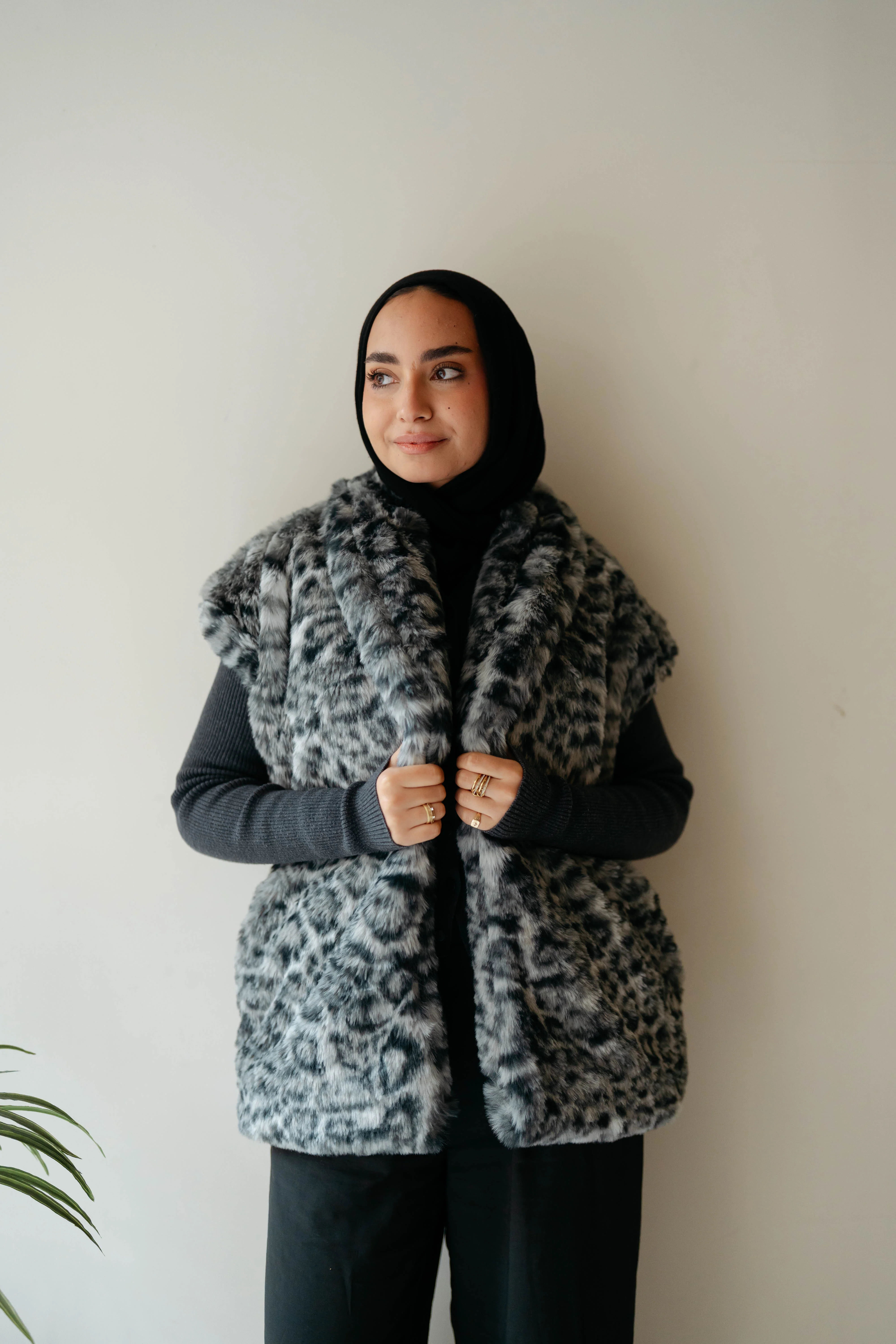 Tiger Furry Vest - Image 23
