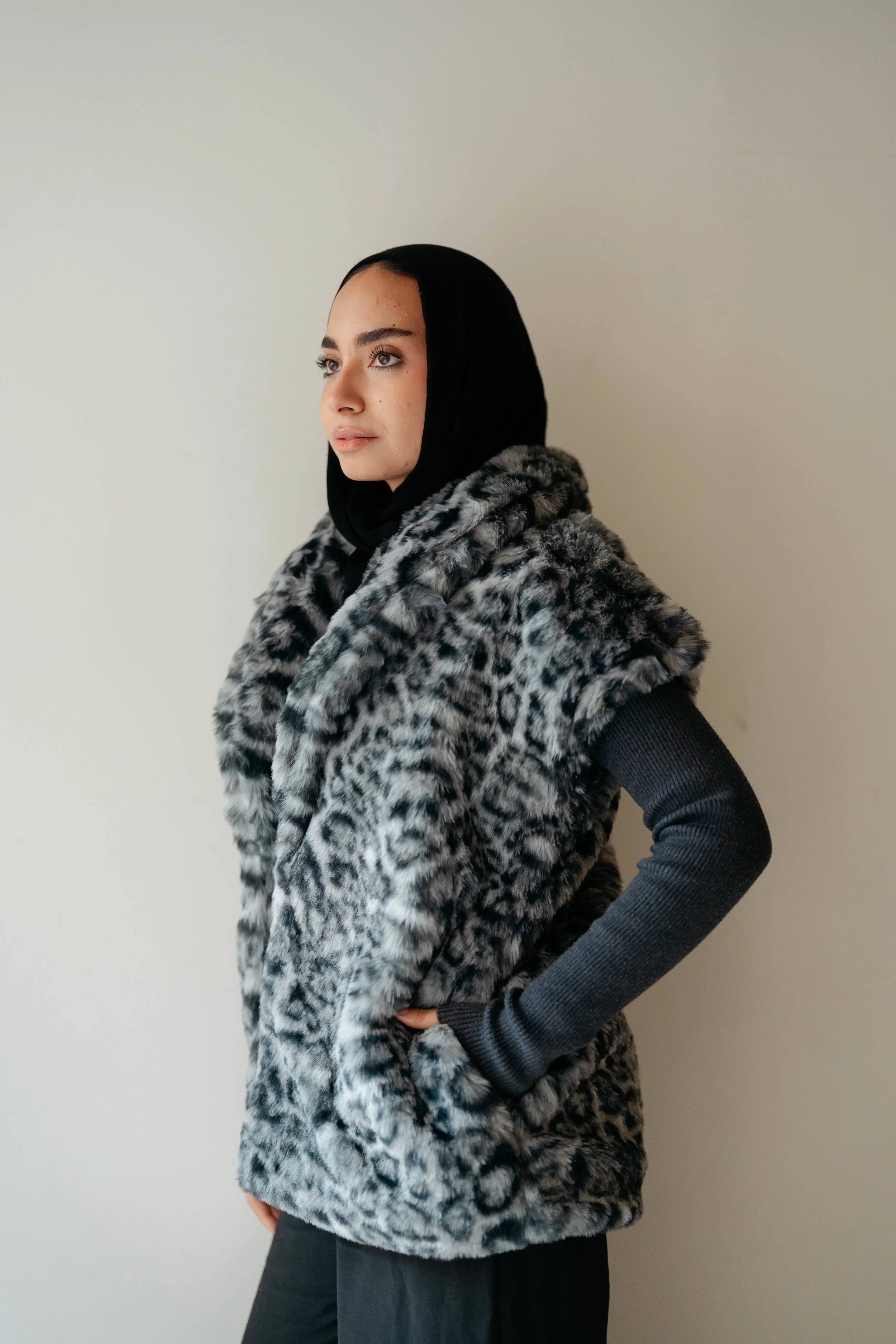 Tiger Furry Vest - Image 25